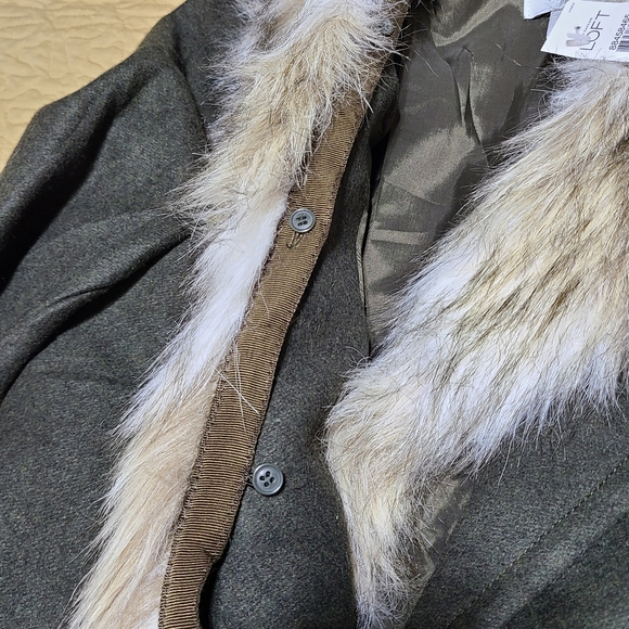 Loft Ann Taylor Blazer with faux fur removable collar wool blend jacket size 10p - Picture 11 of 16